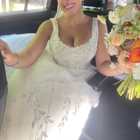 Maggie Sottero White Lace with Ivory undertones Wedding Dress - Picture 1 of 11